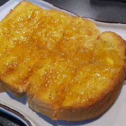 ปังปิ้งเนย หน้าแยมส้ม