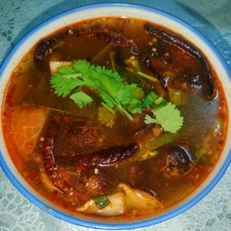 ต้มยำไก่ น้ำแซ่บ