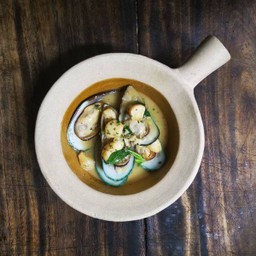 Mussels Baked Wine หอยแมลงภู่อบไวน์