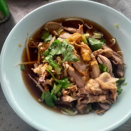ก๋วยเตี๋ยวเป็ดพะโล้พิเศษ