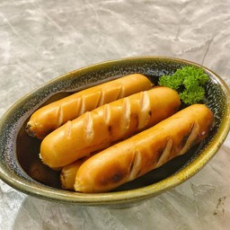 ไส้กรอกญี่ปุ่นหนังกรอบ grilled sausage