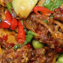 ผัดเผ็ดกบ