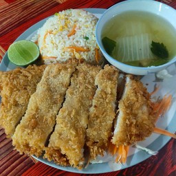 ข้าวผัดปลาทอด+น้ำซุปแกงจืดไก่สับ