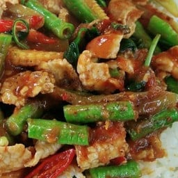 พริกแกงหมู,ไก่