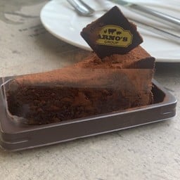 Chocolate tufas cake