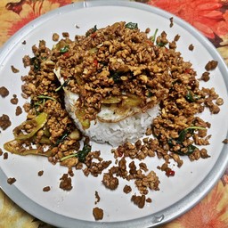 ข้าวไข่ระเบิดหมูสับ