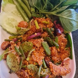 ลาบแซลมอน