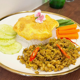 ข้าวผัดคั่วกลิ้งหมูสับ+ไข่เจียว