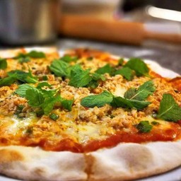 Pizza Labe Gai พิซซ่าลาบไก่