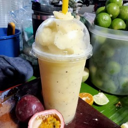 น้ำผลไม้สดปั่น 2 บ้านถนนใหญ่