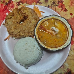 ข้าวสวย+หมูโดนัท+น้ำซุปต้มยำ