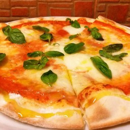 Pizza Di Bufala พิซซ่าชีสมอสน้ำ