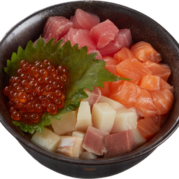 ข้าวหน้ารวมแซลมอน ทูน่า ฮามาจิ ไข่ปลาแซลมอน