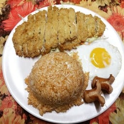 ข้าวผัดอเมริกัน+อกไก่ทอด