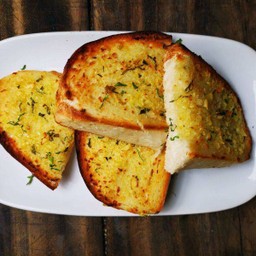 Garlic Bread ขนมปังกระเทียม