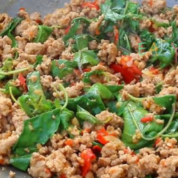 กะเพราหมูสับ