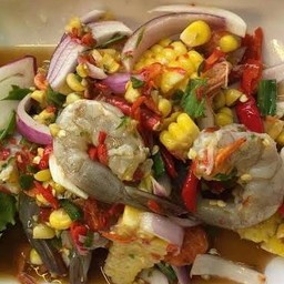 ยำข้าวโพดกุ้งสด