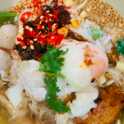 ก๋วยเตี๋ยวต้มยำไข่ออนเซ็นรสเด็ด