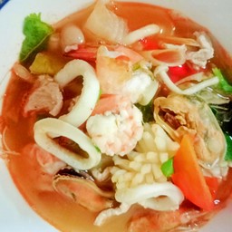 ต้มยำรวมมิตรน้ำใส