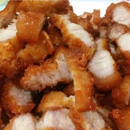 สามชั้นทอดน้ำปลา