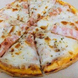 Pizza แฮม ทูน่า พลัส เลิฟเวอร์ ชีสล้น