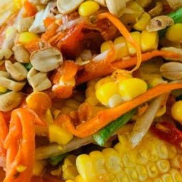 ส้มตำข้าวโพดไทยนัว