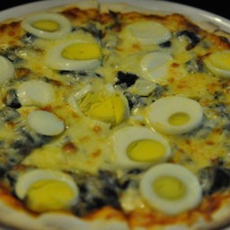 Pizza Spinach Egg พิซซ่าผักโขมไข่