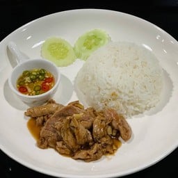 ข้าวหมูกระเทียม