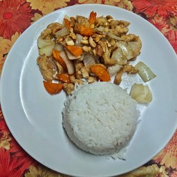 ข้าวสวย+ไก่กรอบผัดเม็ดมะม่วงหิมพานต์