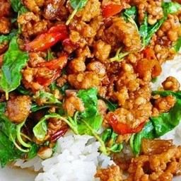 กะเพราหมู,ไก่