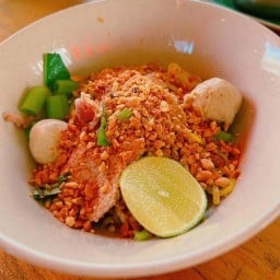 ก๋วยเตี๋ยวเรืออยุธยา ณ ศรีราชา นาพร้าว