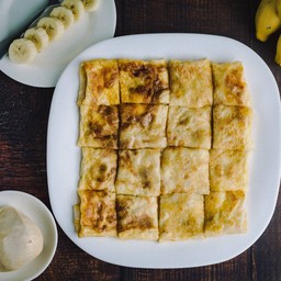 โรตีกล้วยใส่ไข