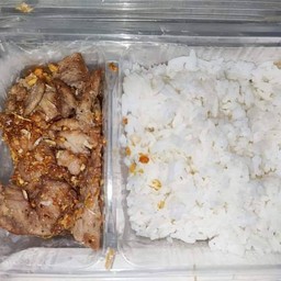 หมูกรเทียมแถมไข่ดาว