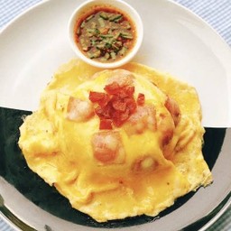 ข้าวไข่ข้นเบคอน-จิ้มแจ่ว