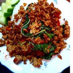 กระเพราพริกแห้งคอนโด By Popi's Yammy