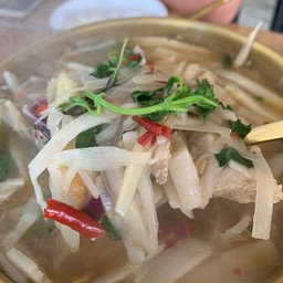 แกงไก่บ้านหน่อไม้ส้ม