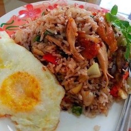 ข้าวไข่ข้นไก่ย่างผัดกะเพรา -ฟรี!! ซุปต้มยำ-