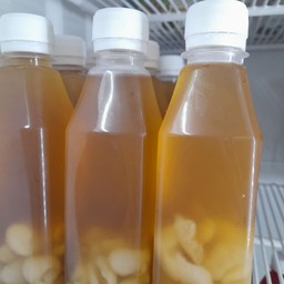 น้ำลำใยสีทอง