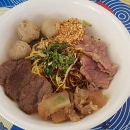 ก๋วยเตี๋ยวโกเด้ง (อ่างเก็บน้ำซากนอกตาลหมัน) ขุนทอง