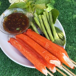 ปูอัดลูกชิ้นนึ่งไม้ละ