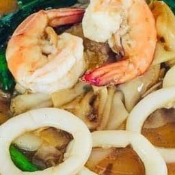 ราดหน้าทะเล