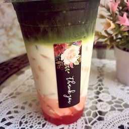 ชาเขียวนมสดสตอเบอรี่