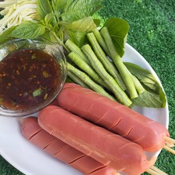 รมควันลูกชิ้นนึ่งไม้ละ