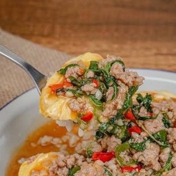 ข้าวไข่ข้นกะเพราหมูสับ.