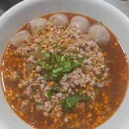 ก๋วยเตี๋ยว"โกเด้ง"ข้างปั๊มเอสโซ่ บ้านพญาวัด