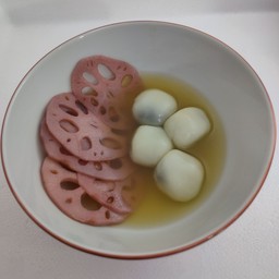 น้ำขิง + รากบัว + บัวลอย