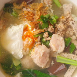 ก๋วยจั๊บญวน หมูเด้ง ไข่ไก่
