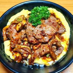 ข้าวไข่ข้นหมูผัดซอสเกาหลี