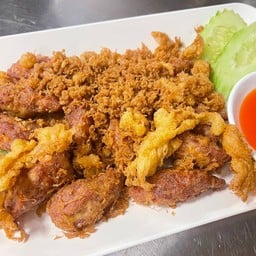 แหนมผัดไข่