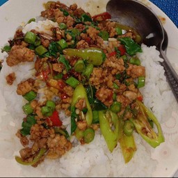 นายดั้มลาบขมต้มแซ่บ